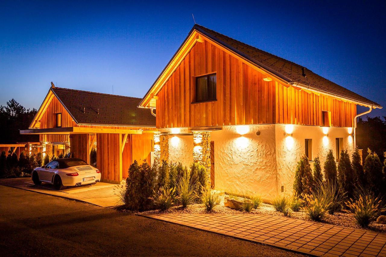 Golden Hill Country Chalets & Suites Waldschach Zewnętrze zdjęcie